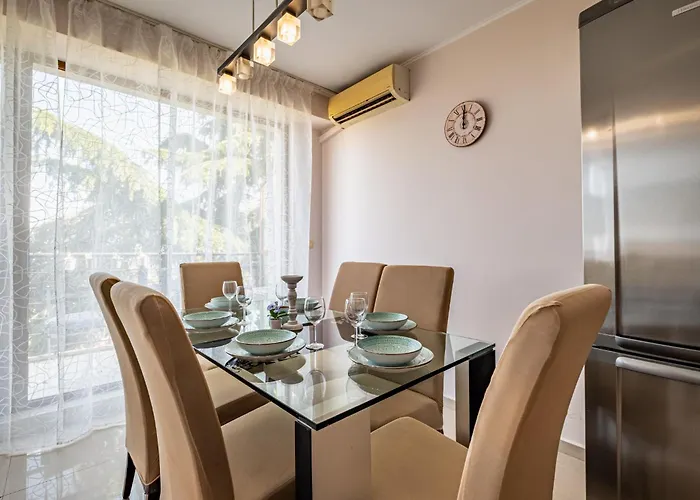 Luxury 2 Bedroom With Sea View Варна