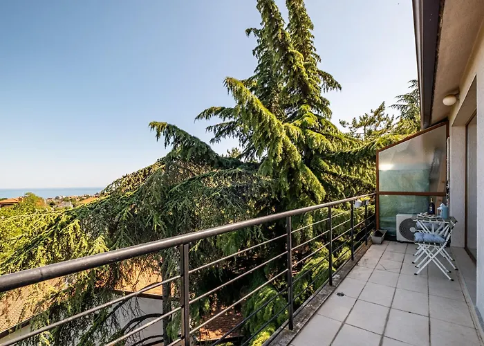 Luxury 2 Bedroom With Sea View Апартаменты *