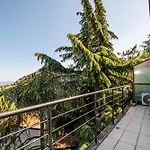Luxury 2 Bedroom With Sea View Apartment *