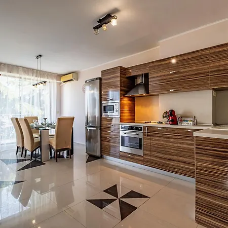 Luxury 2 Bedroom With Sea View