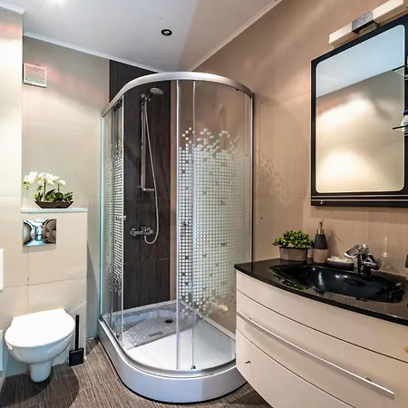 Apartmán Luxury 2 Bedroom With Sea View *