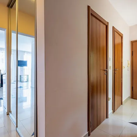 Luxury 2 Bedroom With Sea View *