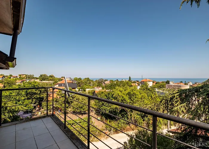 Luxury 2 Bedroom With Sea View Варна