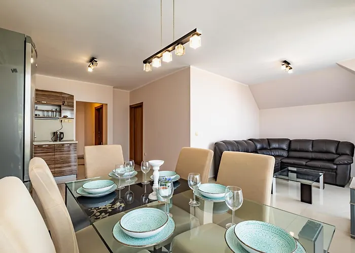 Apartment Luxury 2 Bedroom With Sea View