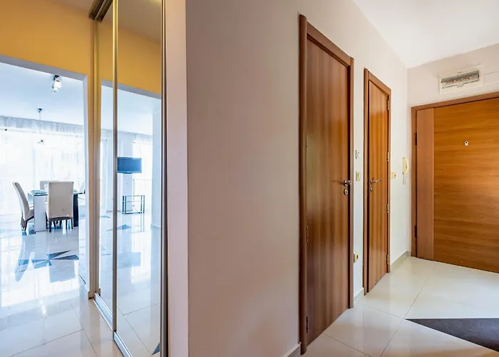 Luxury 2 Bedroom With Sea View *